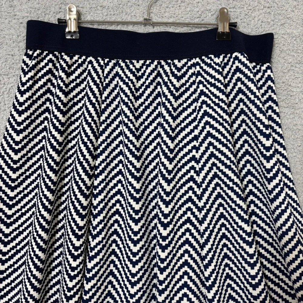 Chevron Midi Skirt Elastic Waist Flowy Modest Casual Navy White XL